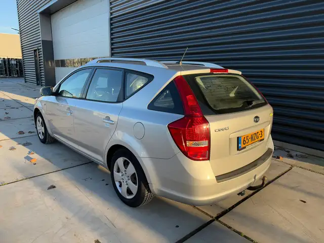 Kia Ceed view 4