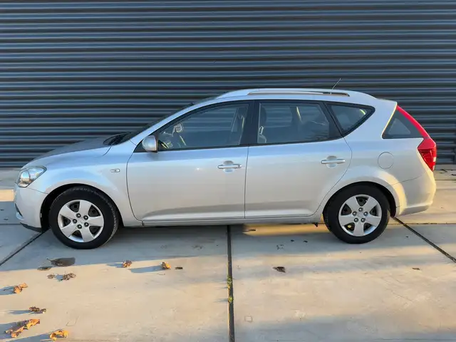 Kia Ceed view 11