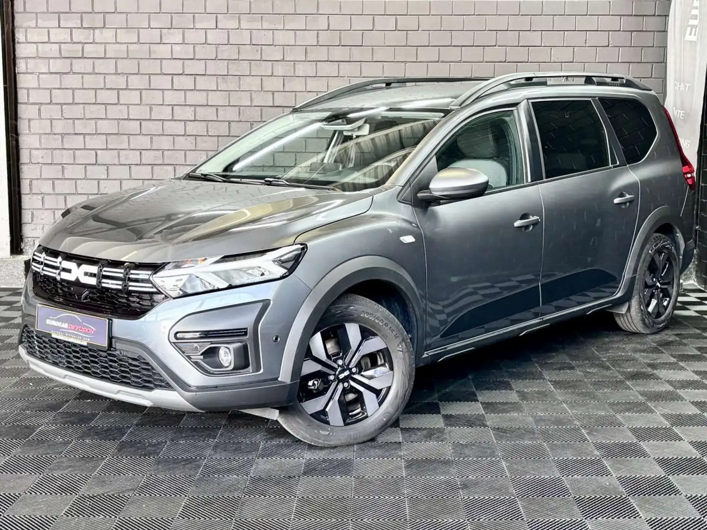 Dacia Jogger HYBRID 140 MULTIMODE EXPRESSION *7 PLACES * Grijs - 1
