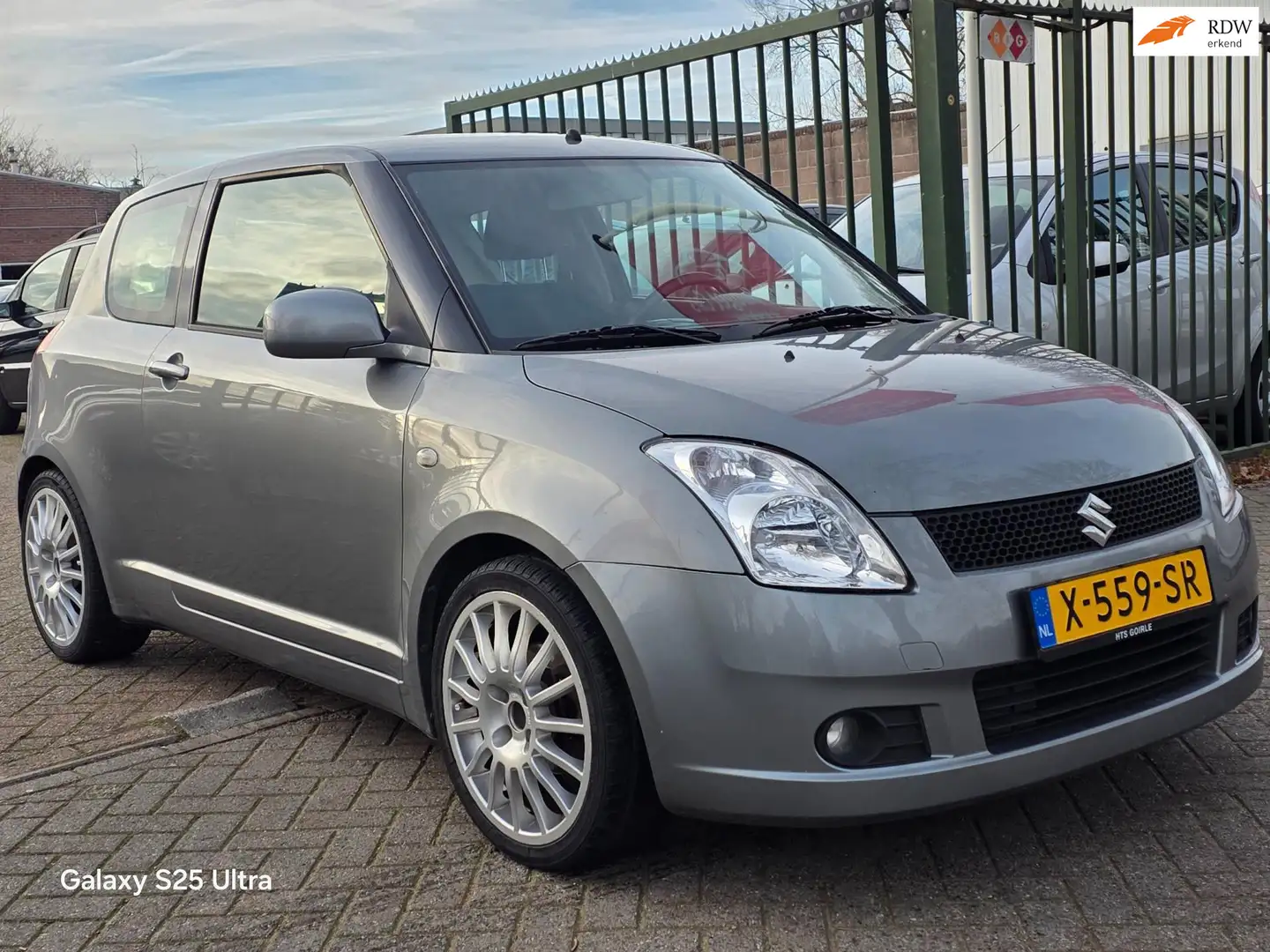 Suzuki Swift 1.3 GA airco elektrische ramen cv op afs Grau - 1