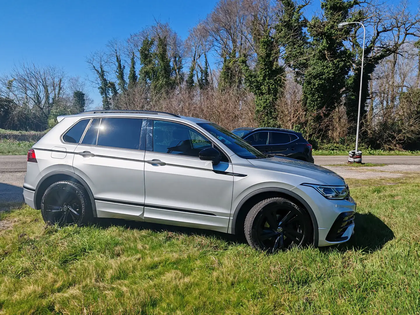Volkswagen Tiguan R-line Grigio - 1