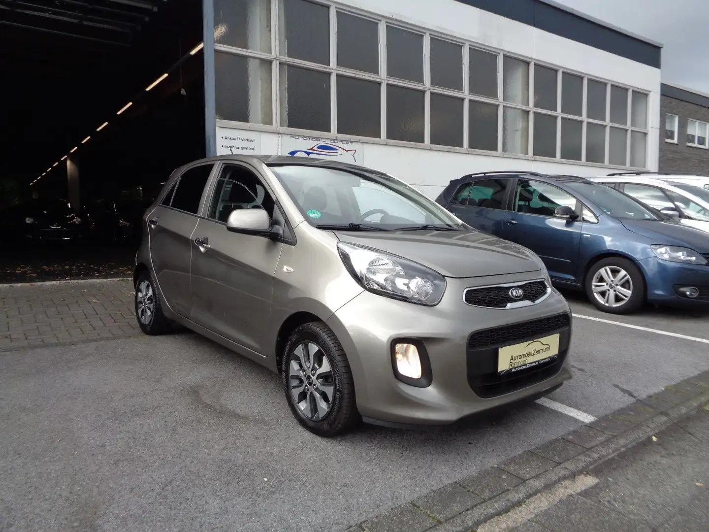 Kia Picanto 1.0 Dream Team 1.HD*KLIMAAUT*ALU*S-HEFT Silber - 1