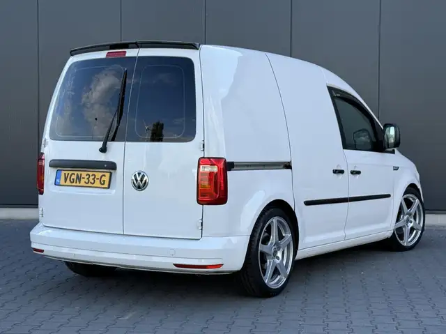 Volkswagen Caddy view 4
