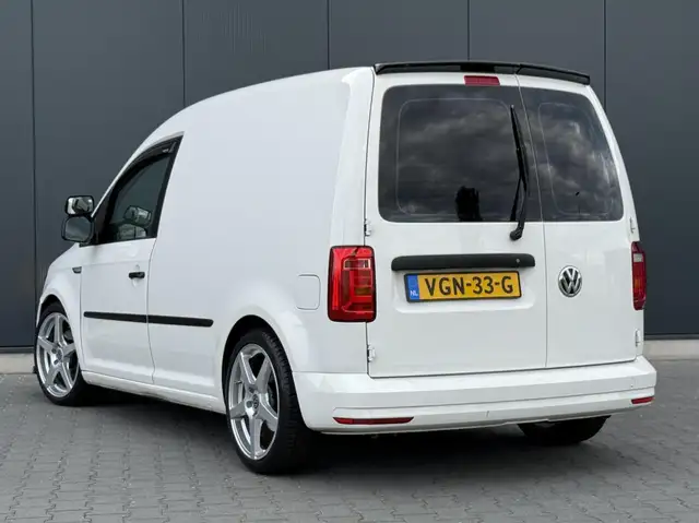 Volkswagen Caddy view 3
