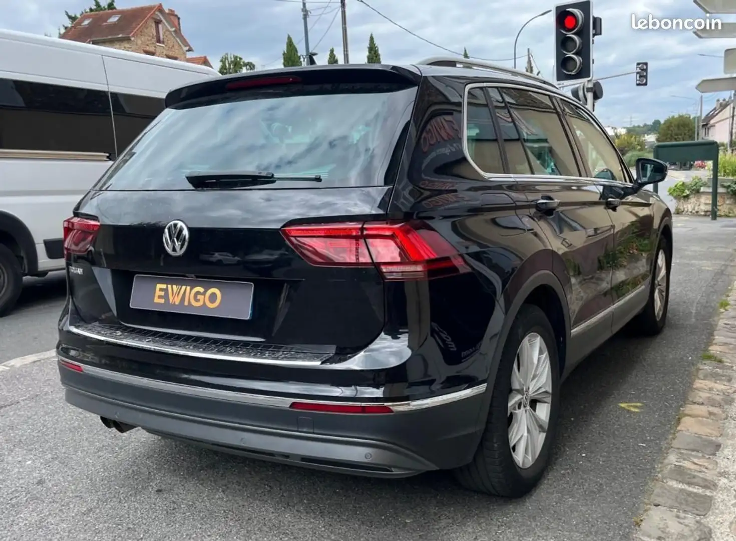 Volkswagen Tiguan 1.5 TSI 150Ch CARAT DSG7 TOIT OUVRANT PARK ASSIST Noir - 2