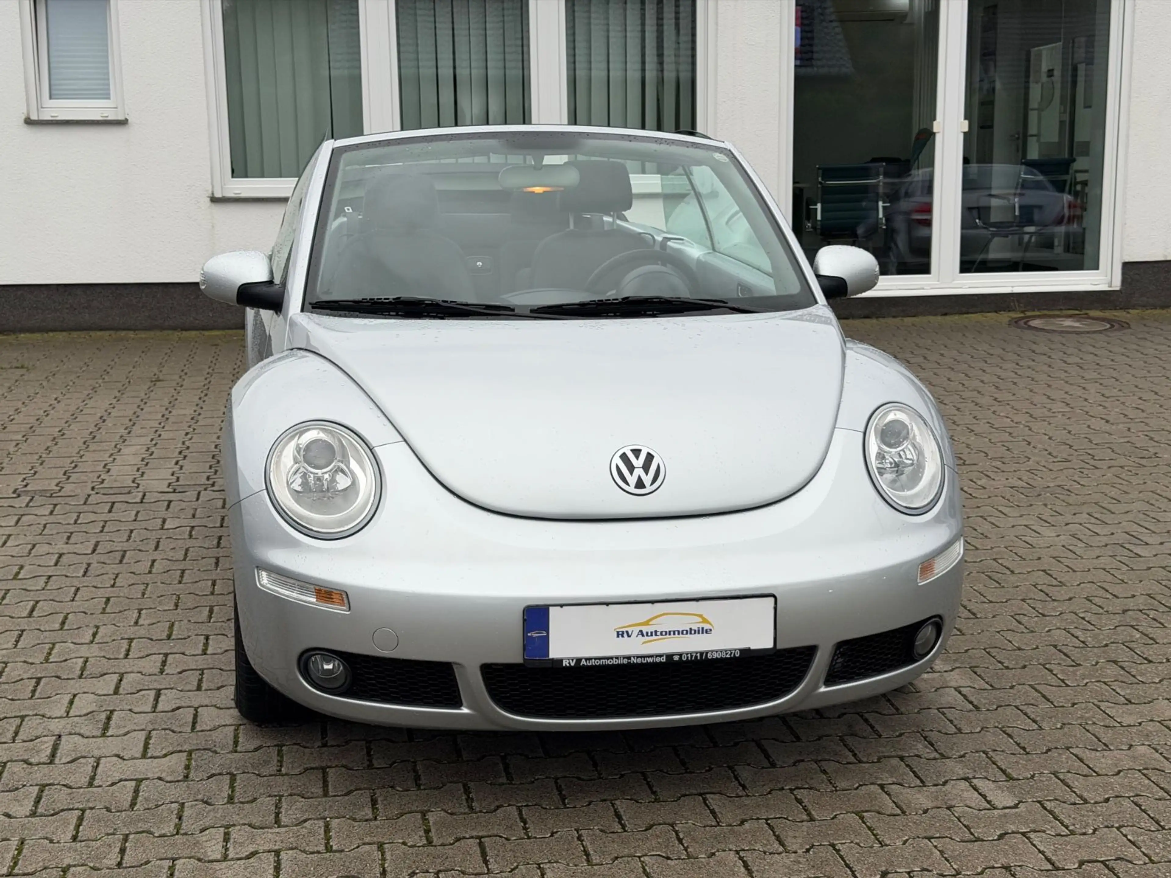 Volkswagen New Beetle Cabriolet 1.6 — photo 3