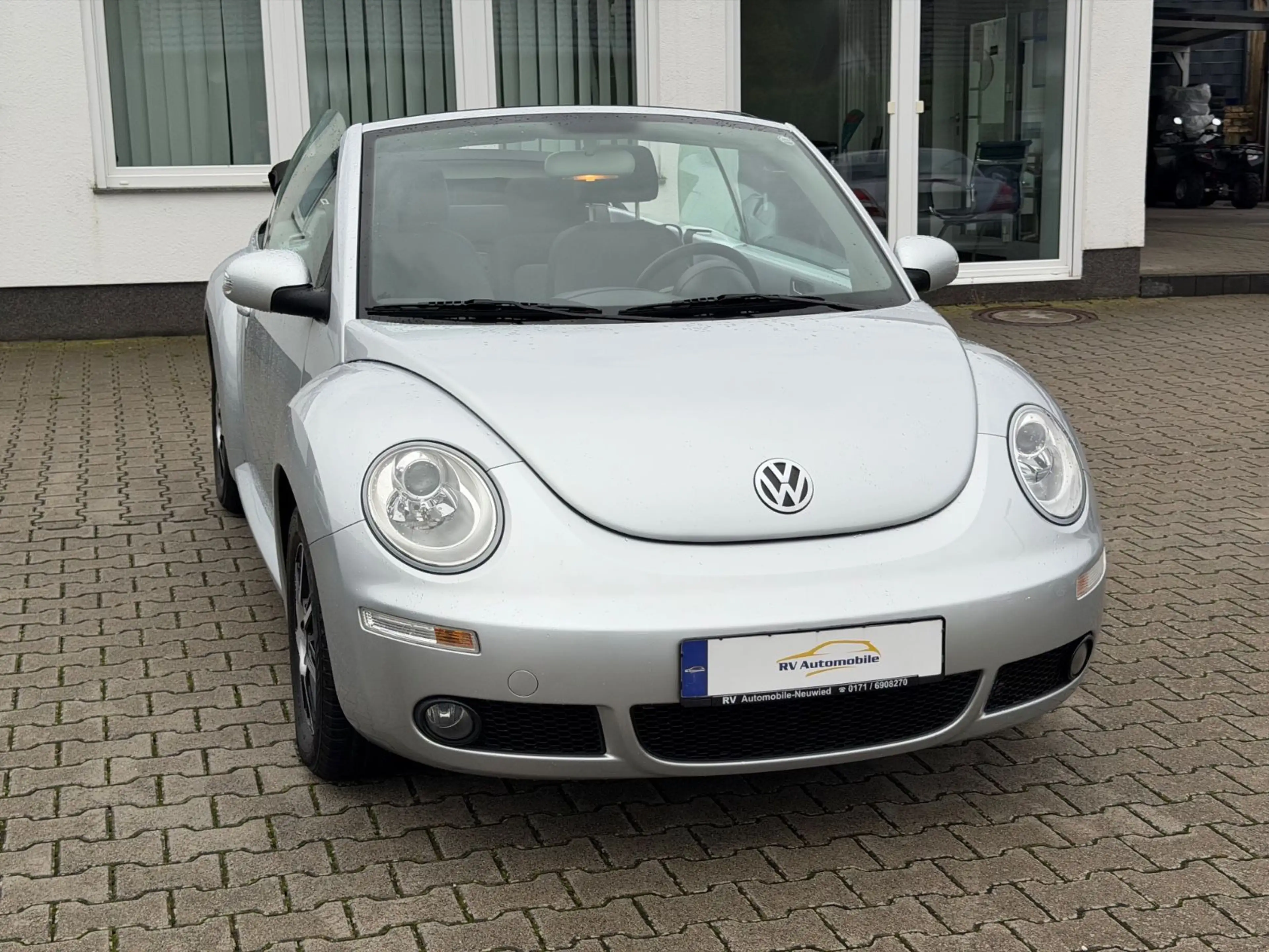 Volkswagen New Beetle Cabriolet 1.6 — photo 4