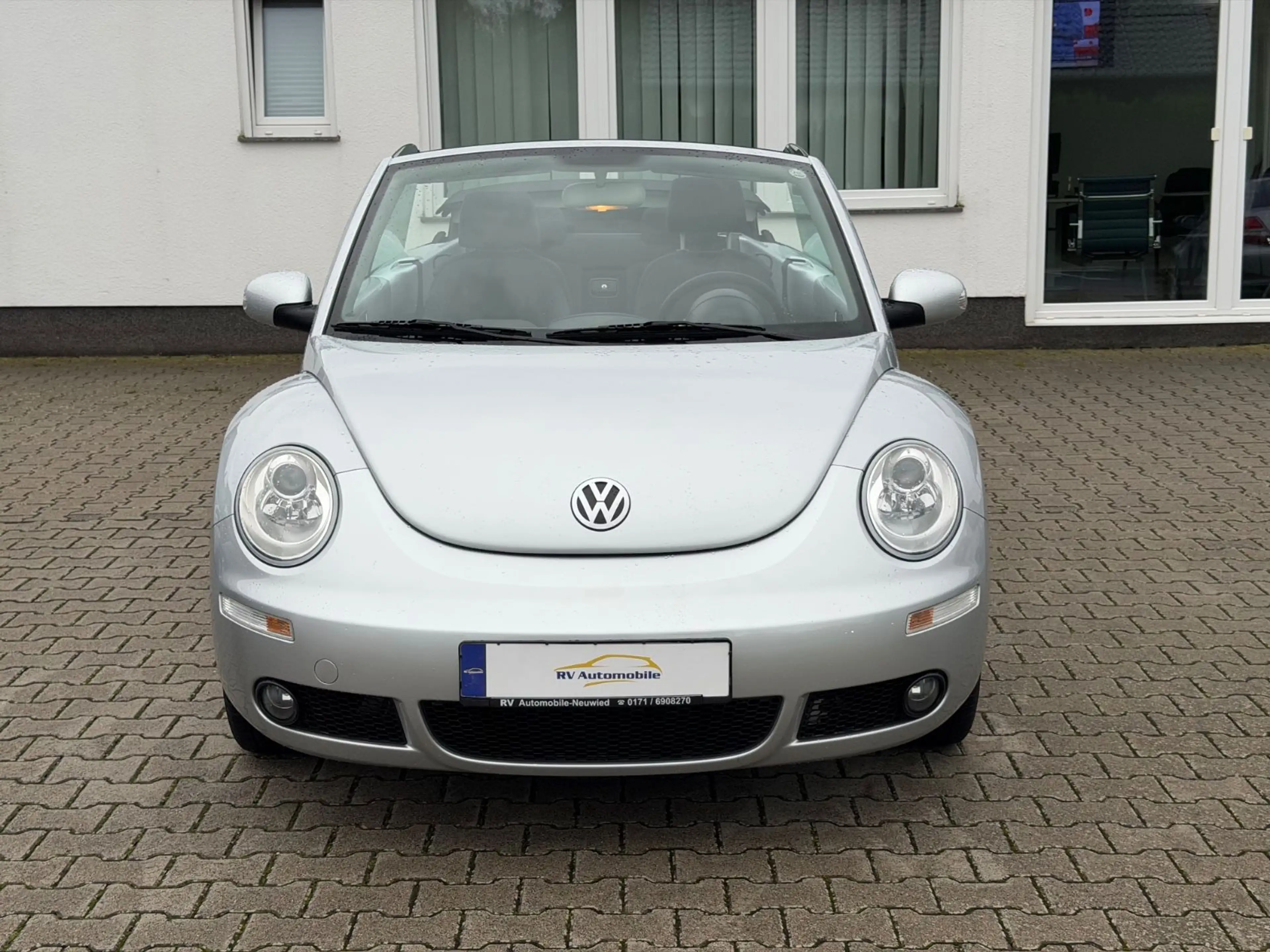 Volkswagen New Beetle Cabriolet 1.6 — photo 2
