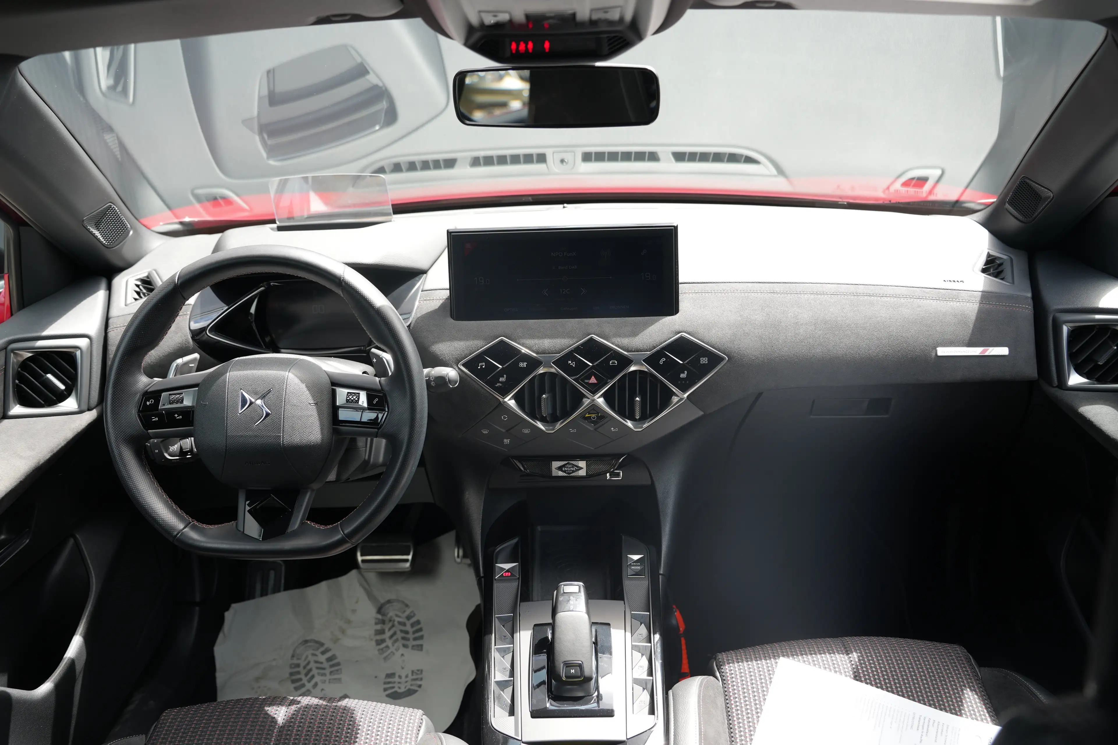 DS Automobiles DS 3 Crossback 1.2 PureTech 130pk Grand Chic | 360 Camera | Head- — photo 7
