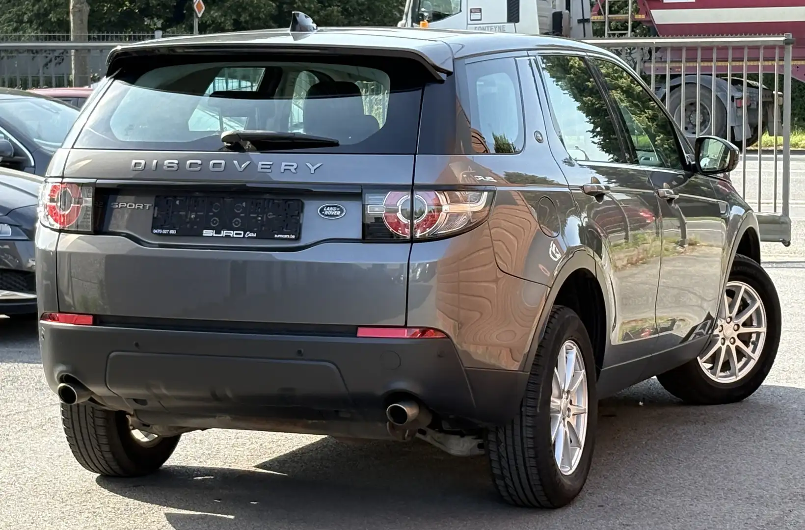 Land Rover Discovery Sport 2.0 4X4 Pure Automaat Grijs - 2