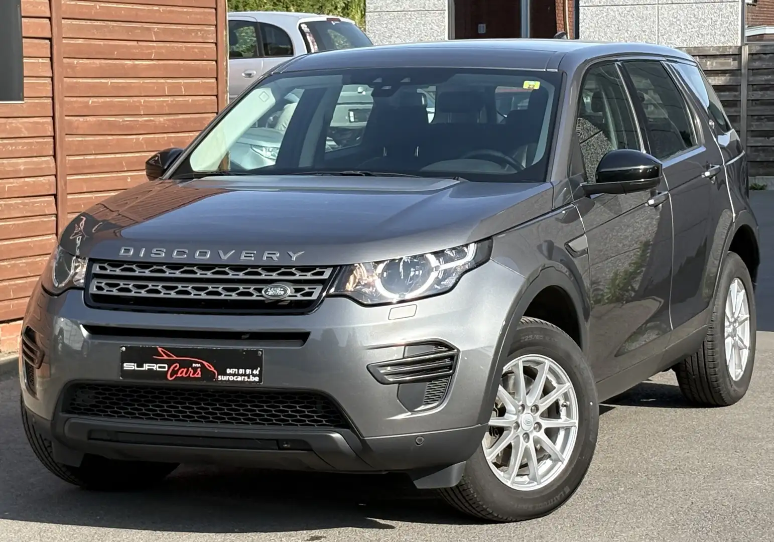Land Rover Discovery Sport 2.0 4X4 Pure Automaat Grijs - 1