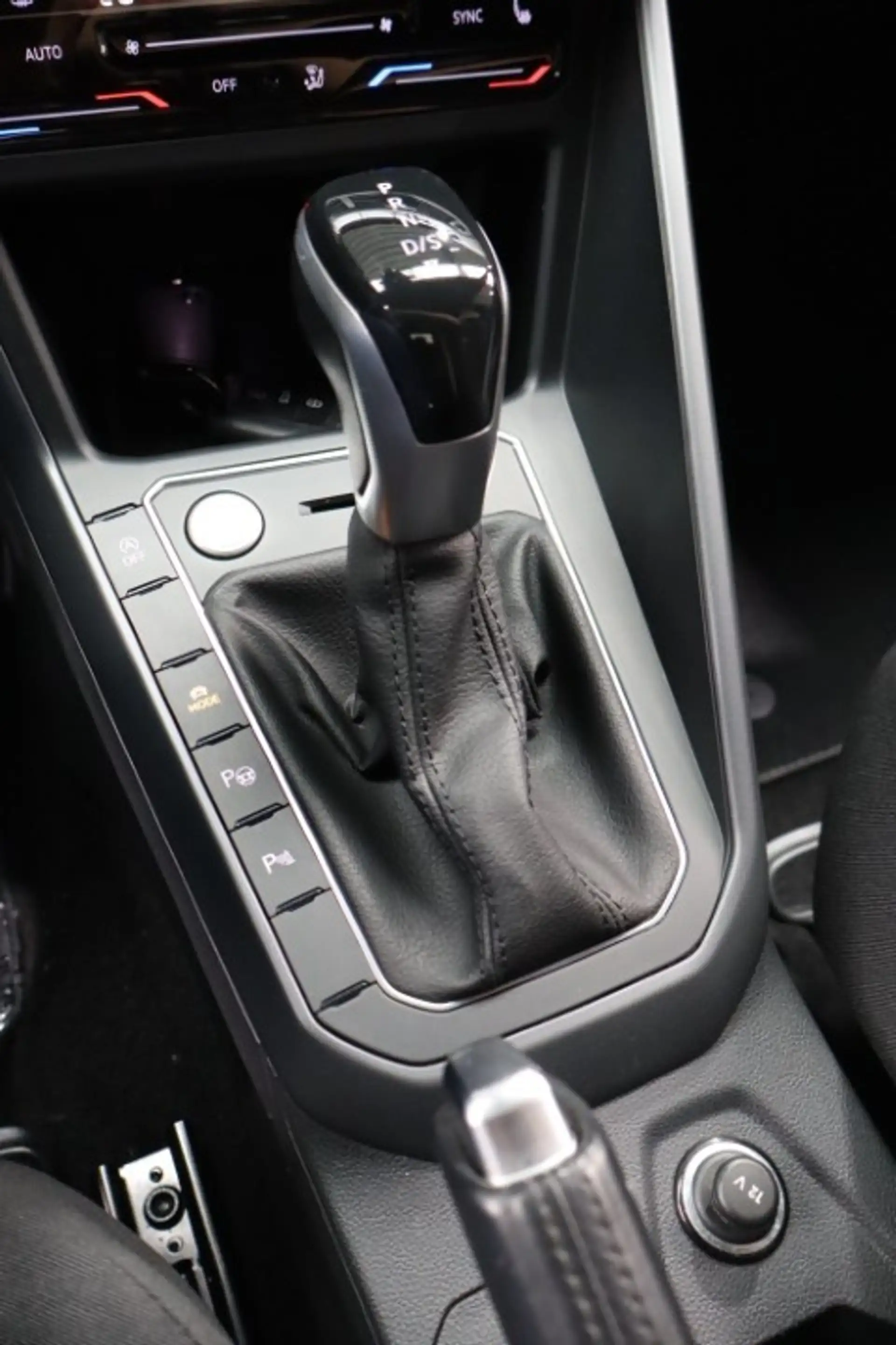 Volkswagen Taigo Taigo 1.5 TSI R-Line OPF DSG R-Line — photo 15