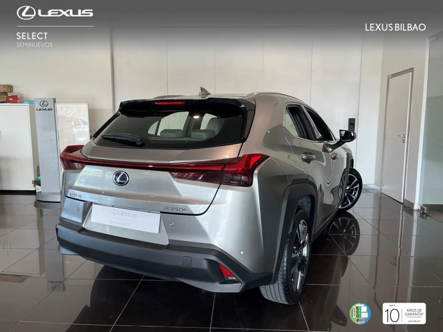 Lexus UX 250h Premium 2WD Zilver - 2