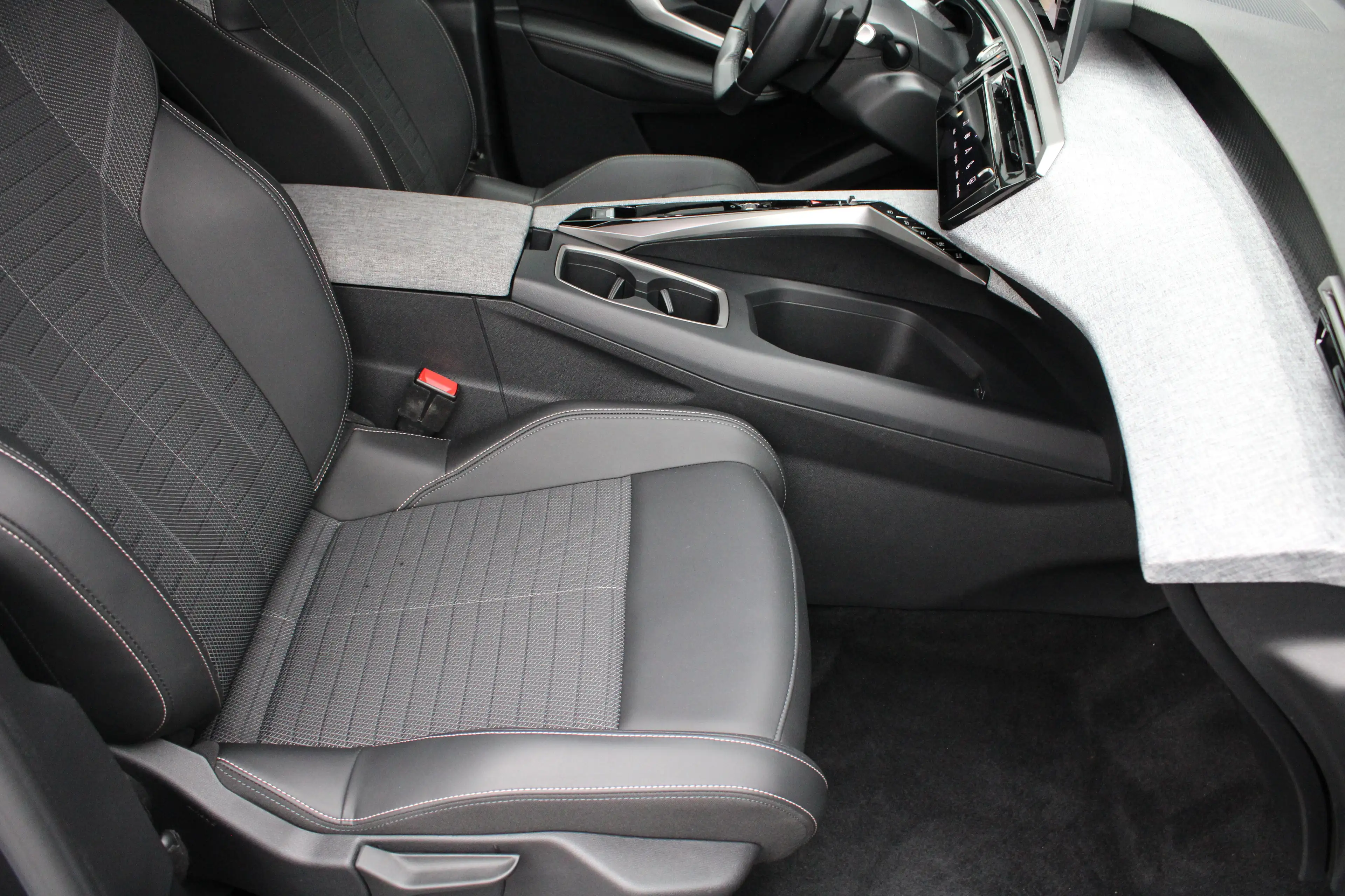 Peugeot 5008 1.2 Hybrid 136 Allure | Automaat | Navigatie | Cam — photo 5