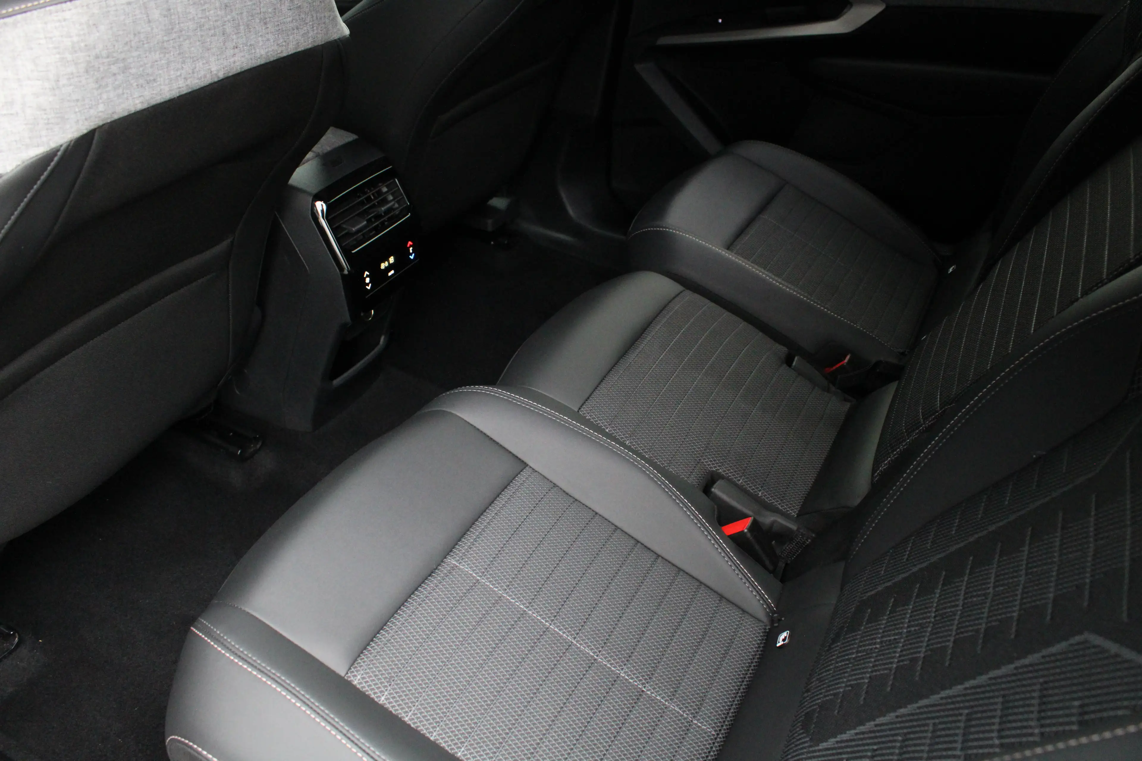 Peugeot 5008 1.2 Hybrid 136 Allure | Automaat | Navigatie | Cam — photo 12