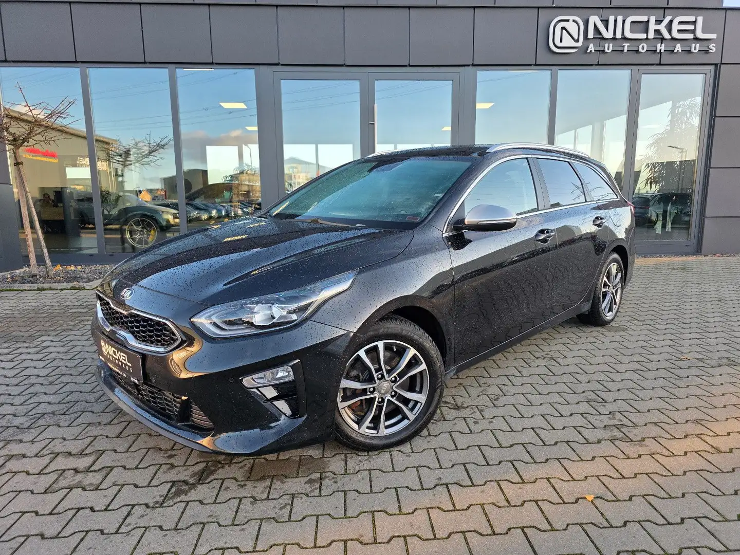 Kia Ceed SW / cee'd SW cee'd Sw Czarny - 1