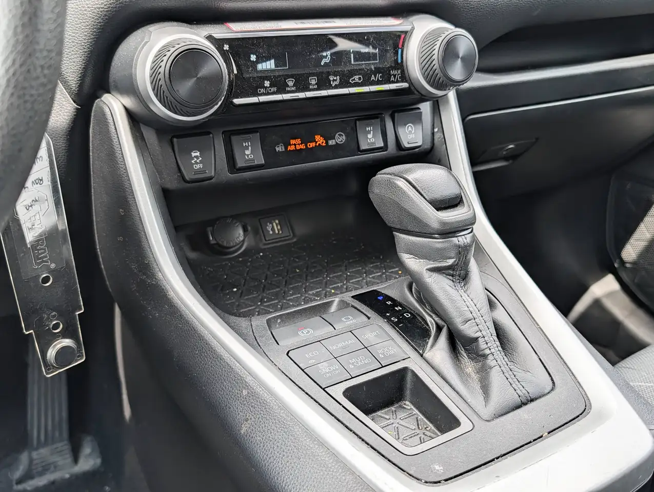 Toyota RAV 4 снимка Toyota RAV 4