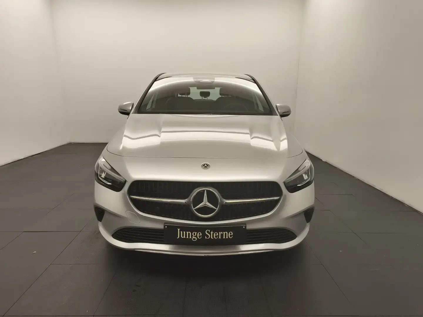 Mercedes-Benz B 180 B 180 Progressive+AHK+LED+Navi+SHZ+Kamera+CarPlay Silber - 2