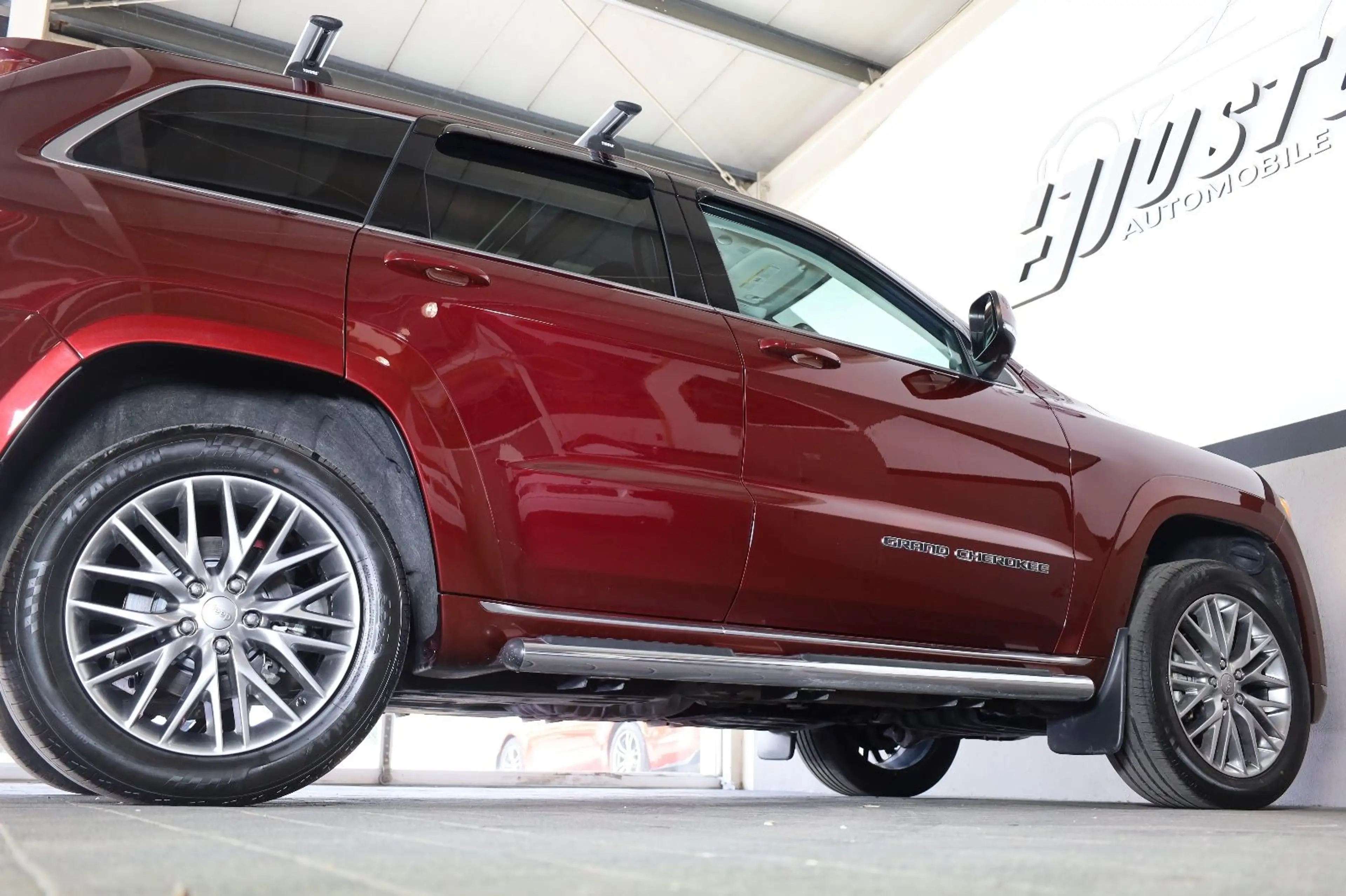Jeep Grand Cherokee 5.7l V8 HEMI Summit/BRCGAS/HK/R20 — photo 8