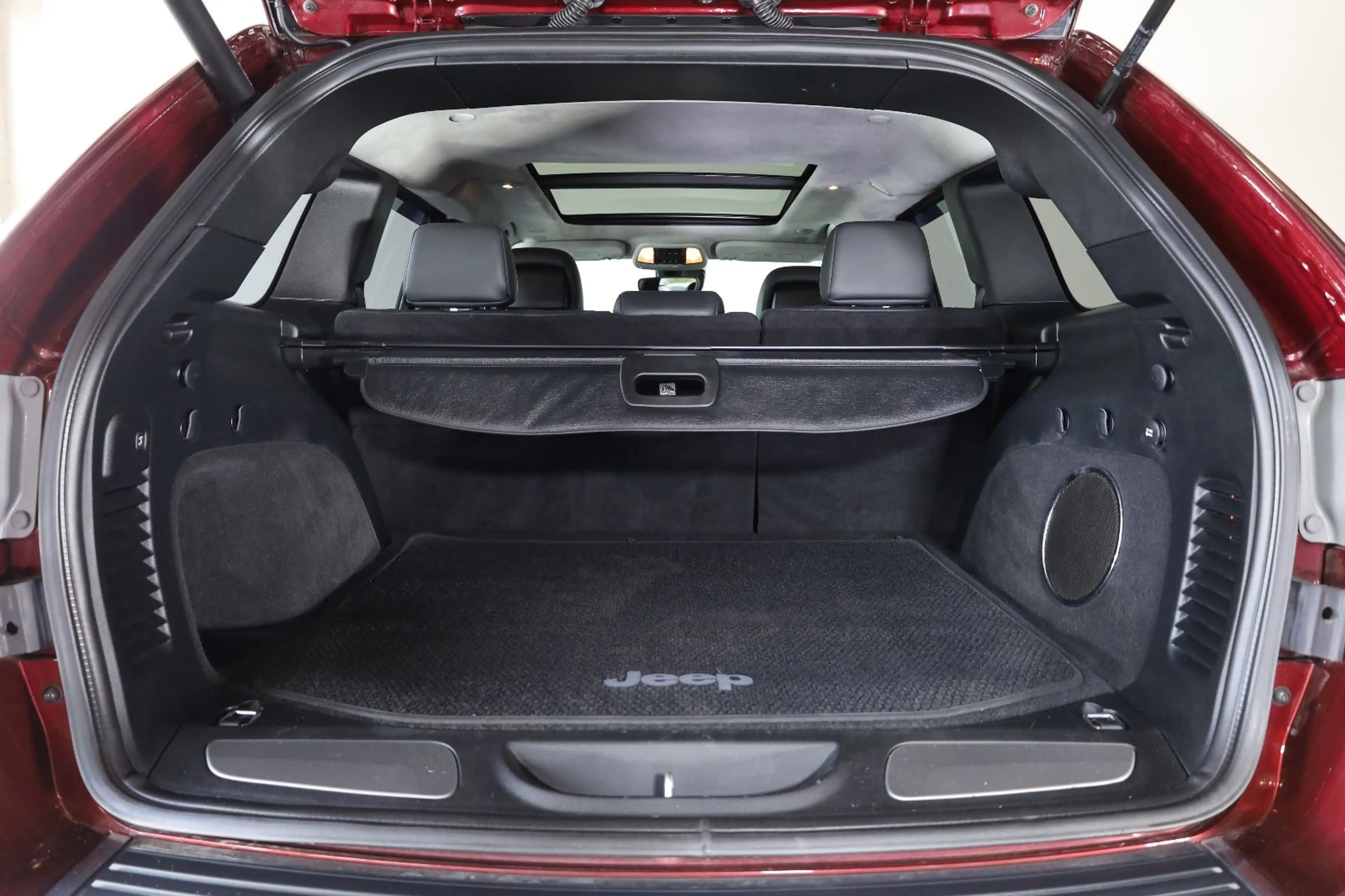 Jeep Grand Cherokee 5.7l V8 HEMI Summit/BRCGAS/HK/R20 — photo 6