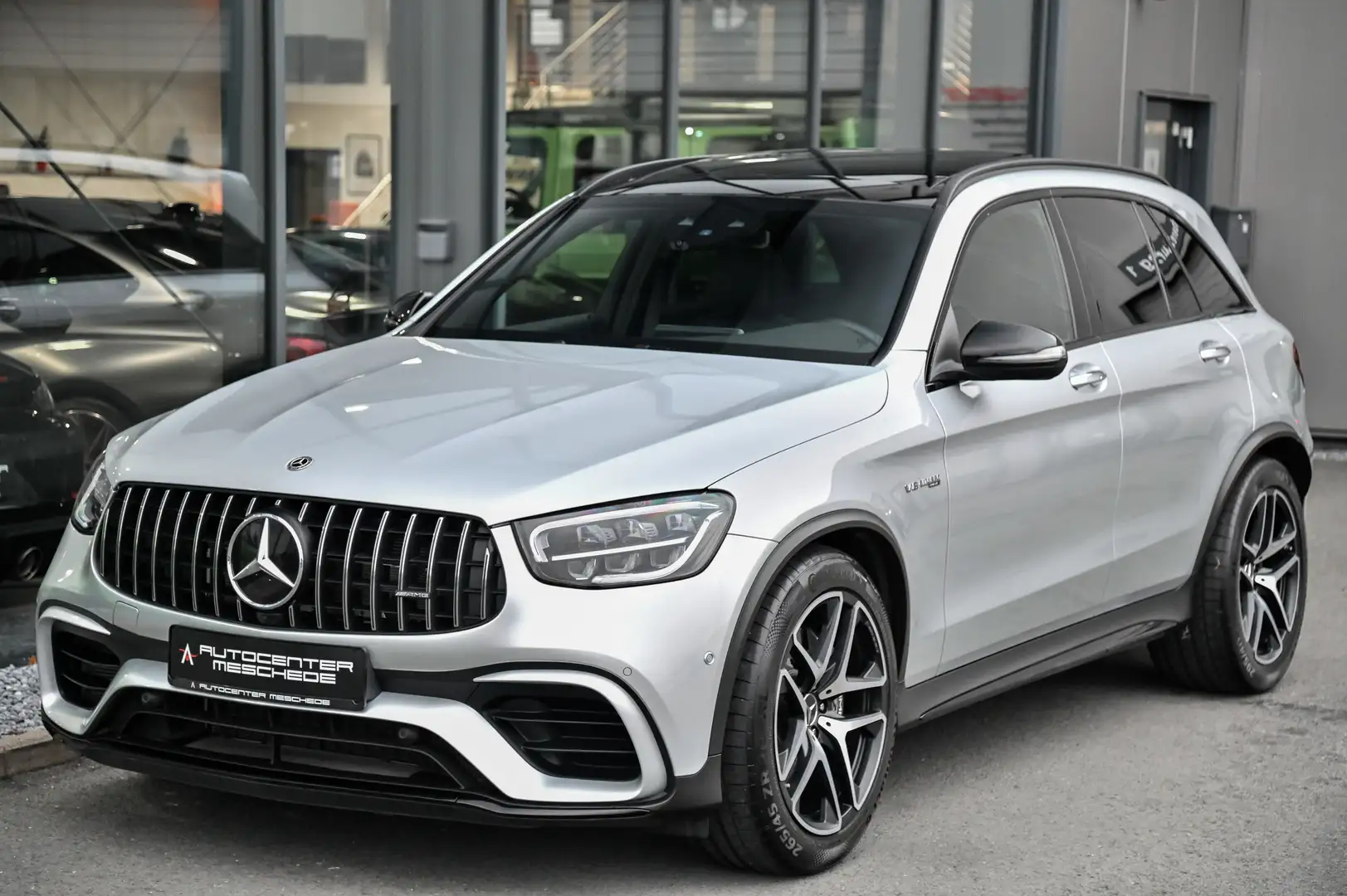 Mercedes-Benz GLC 63 AMG 4Matic MBUX Burmester* Pano* AHK* 20 Argent - 2