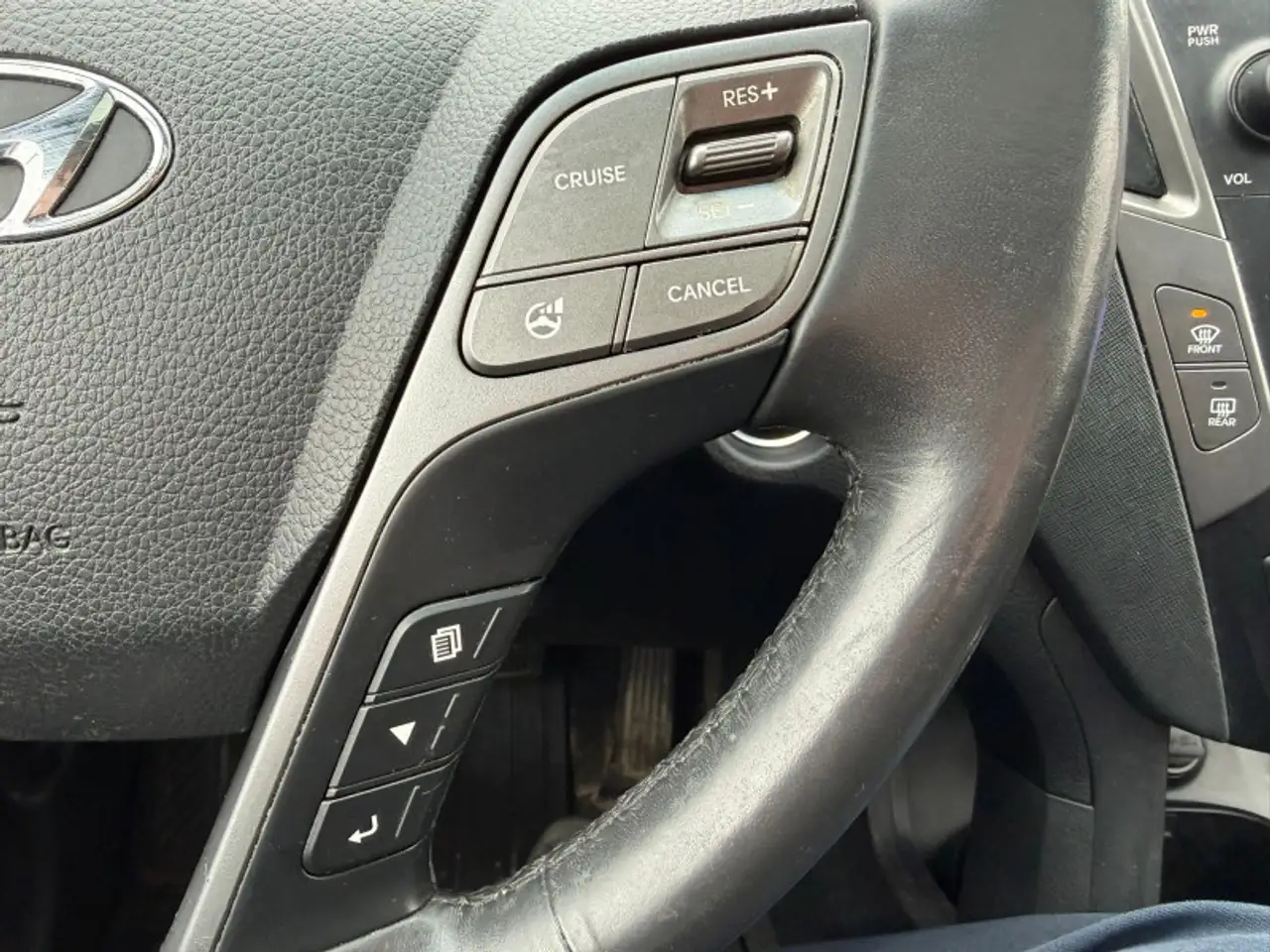 Hyundai SANTA FE снимка Hyundai SANTA FE