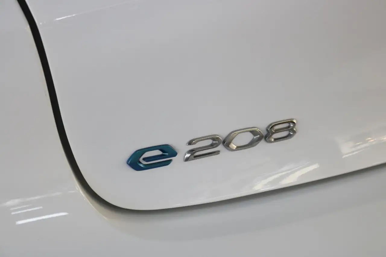 Peugeot E-208 EV Active Pack 50 kWh All-Seasons Climate Carp, миниатюра 11