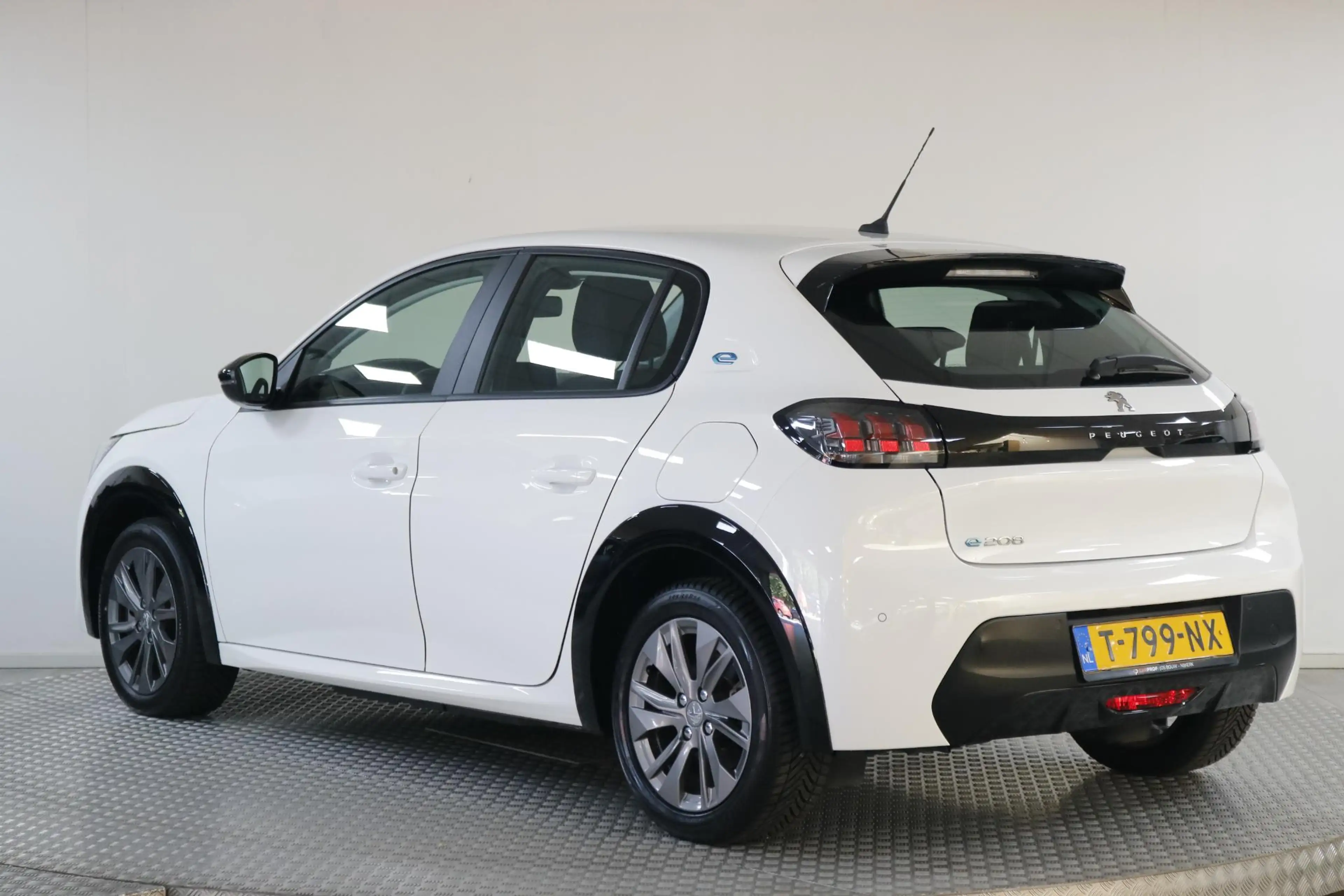 Peugeot e-208 EV Active Pack 50 kWh All-Seasons | Climate | Carp — photo 9