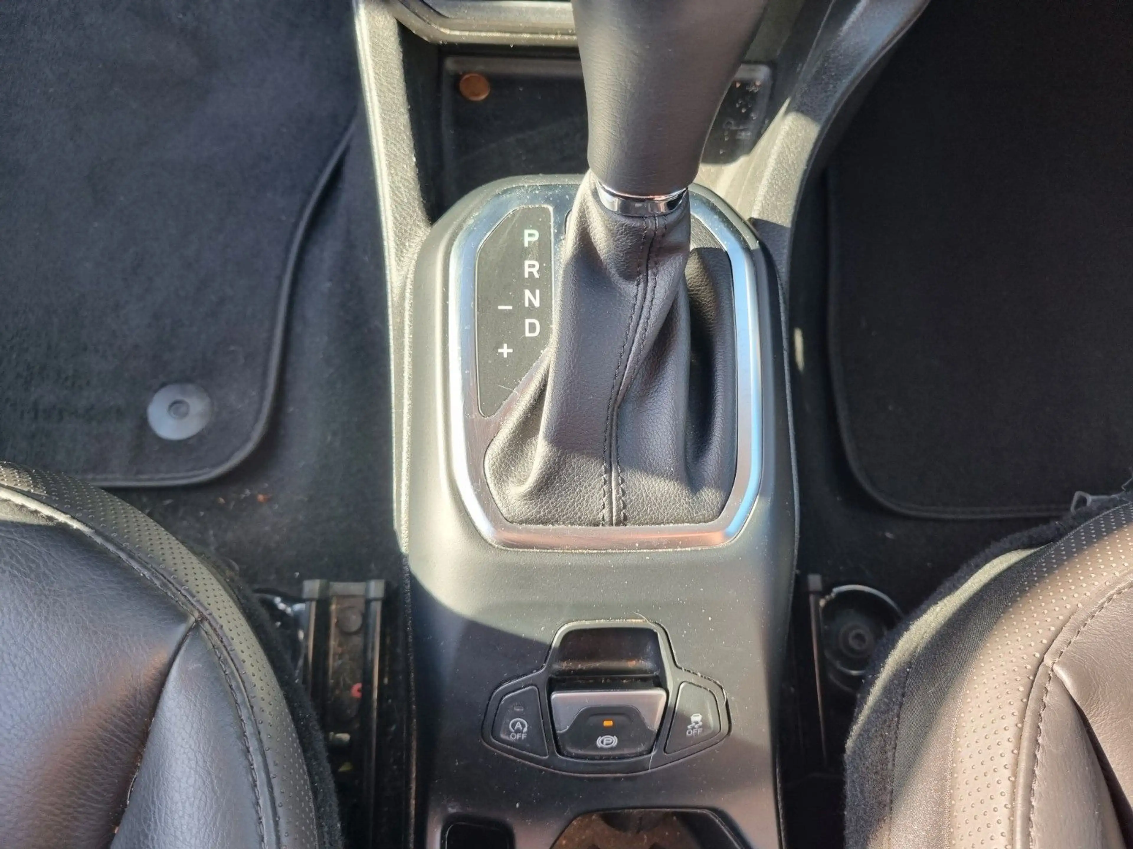 Jeep Renegade Limited FWD Automatik — photo 14