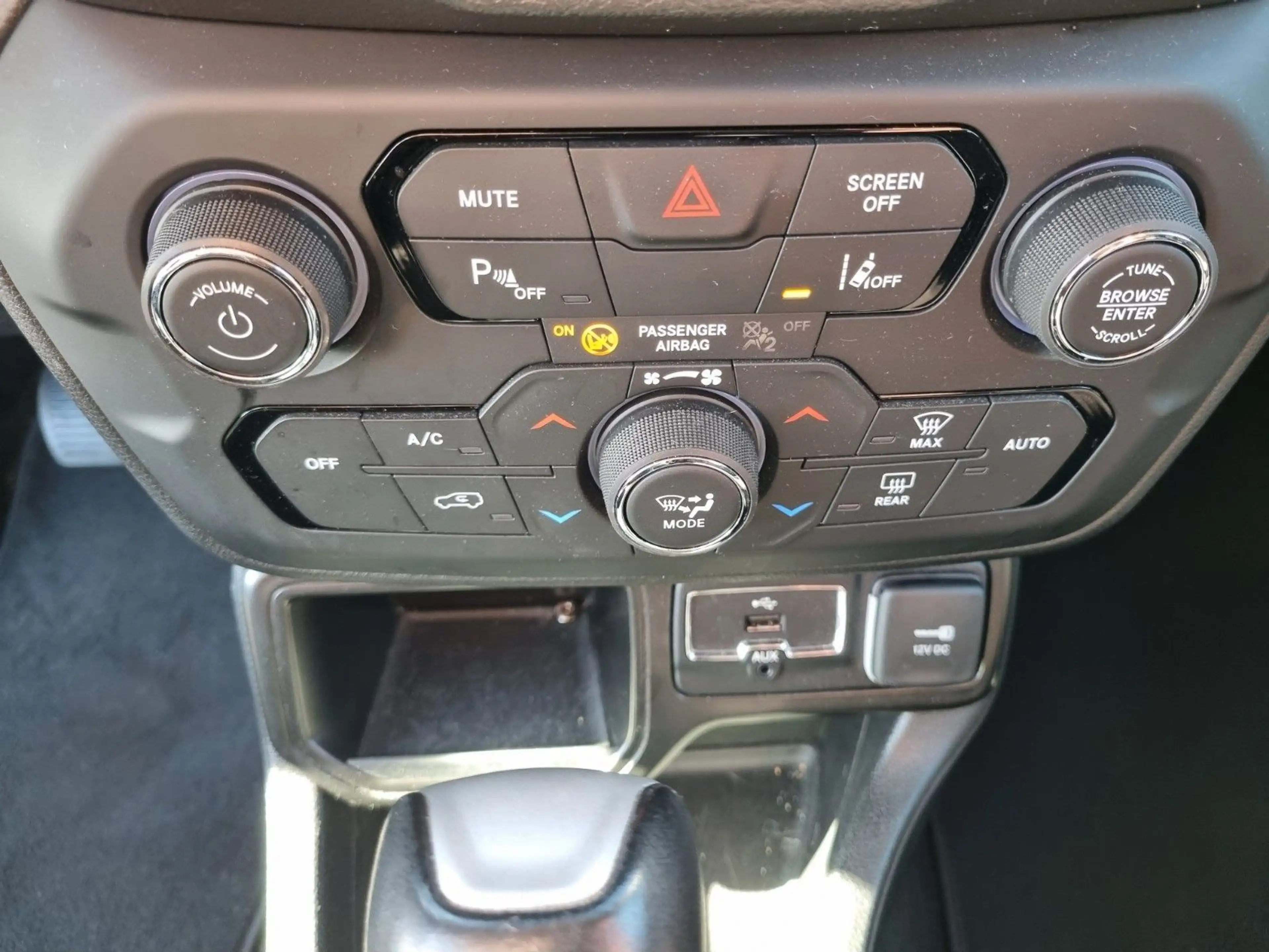 Jeep Renegade Limited FWD Automatik — photo 13