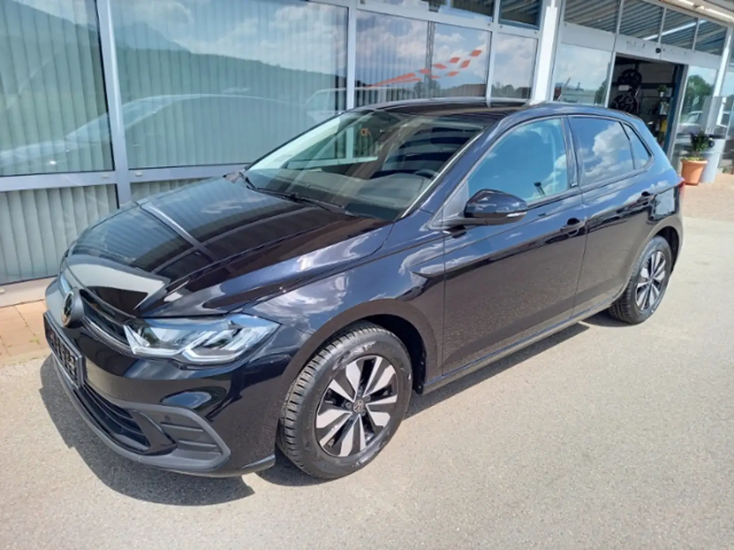 Volkswagen Polo VI Move NAVI PDC SHZ CLIMATRONIC Negro - 2