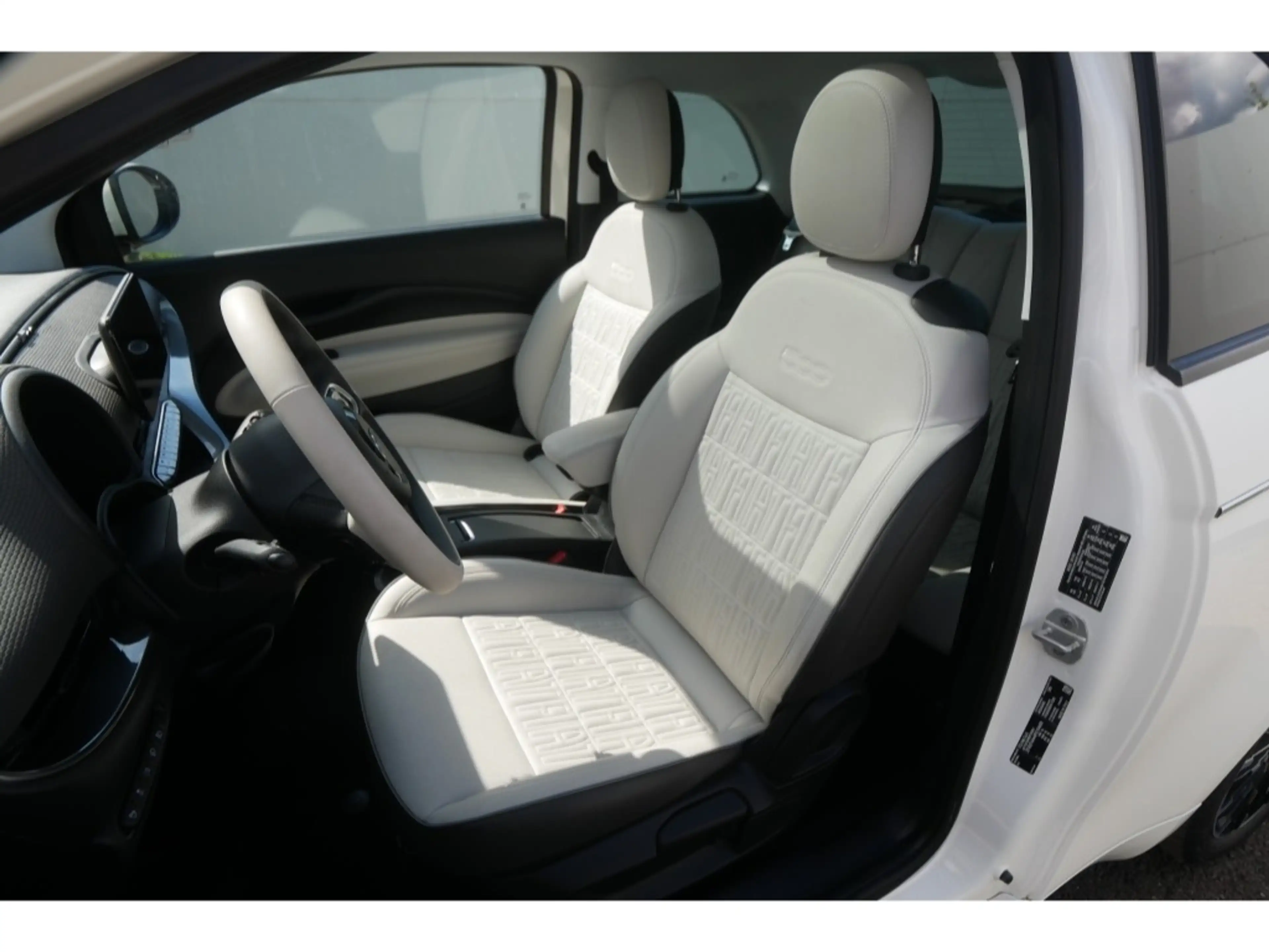 Fiat 500e LA PRIMA AT 42 Kwh 118PS LED GLASDACH NAVI WINTER — photo 9