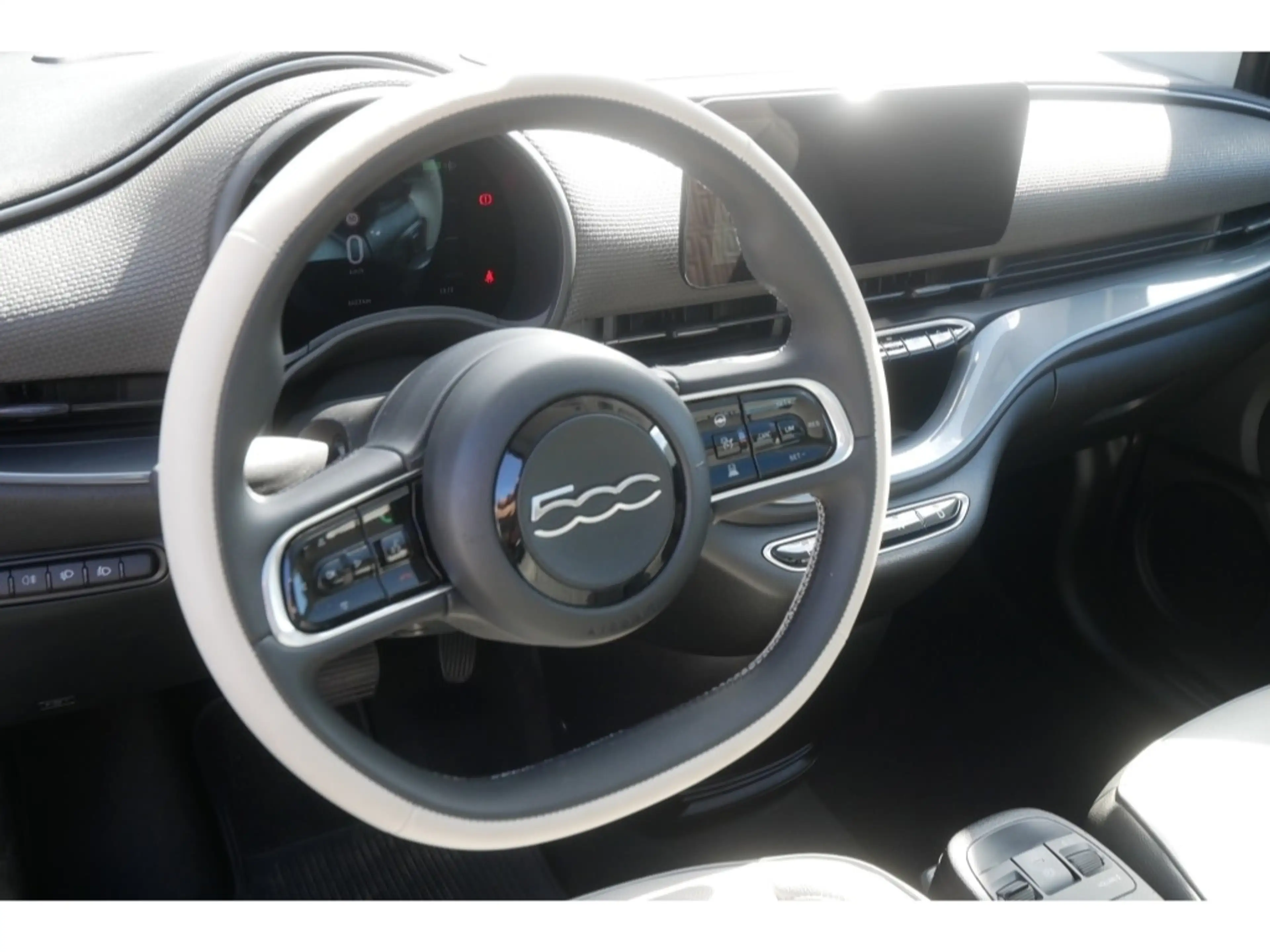 Fiat 500e LA PRIMA AT 42 Kwh 118PS LED GLASDACH NAVI WINTER — photo 10
