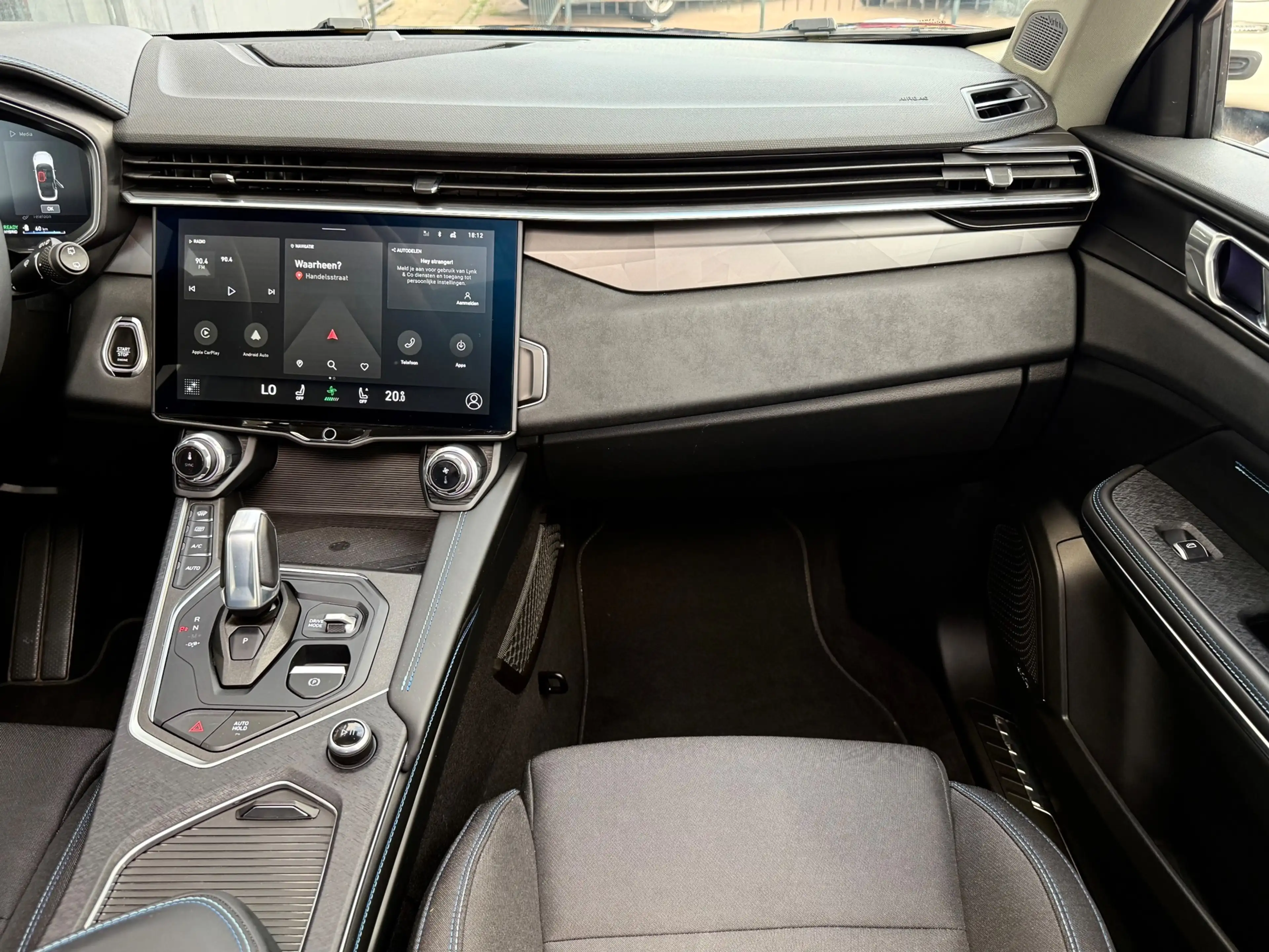 Lynk & Co 01 1.5| PANO| PLUG-IN| 360CAMERA| VOL — photo 8