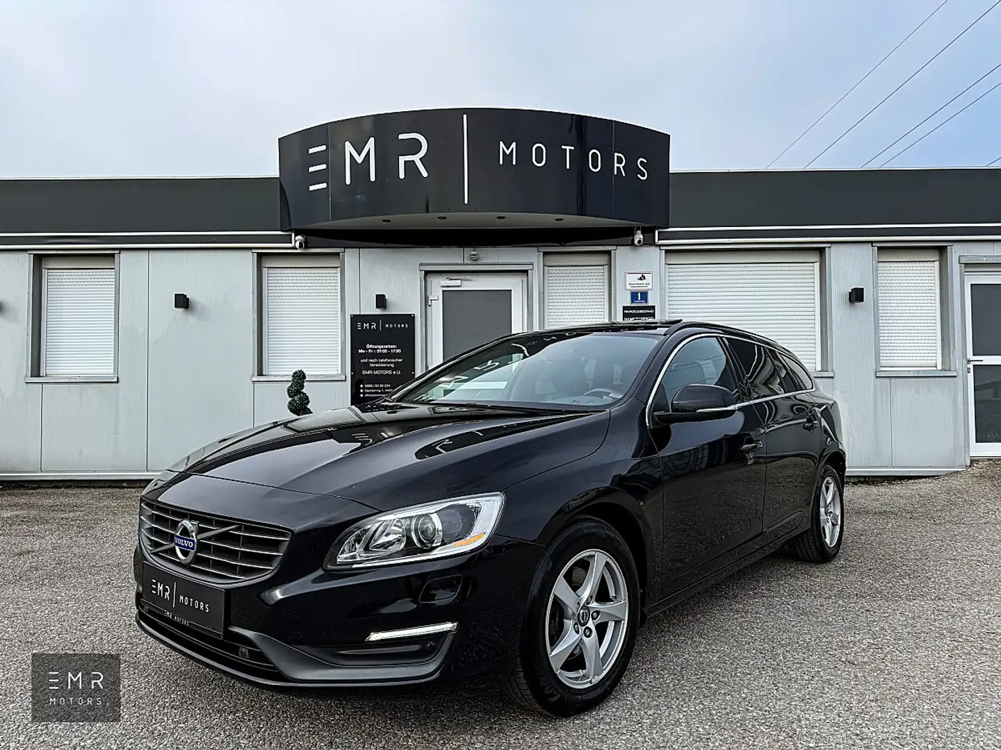 Volvo V60 D2 Kinetic BI-XENON, LEDER, SCHIEBEDACH, TEMPOM... Schwarz - 1