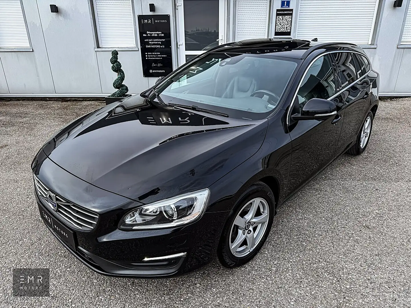 Volvo V60 D2 Kinetic BI-XENON, LEDER, SCHIEBEDACH, TEMPOM... Schwarz - 2