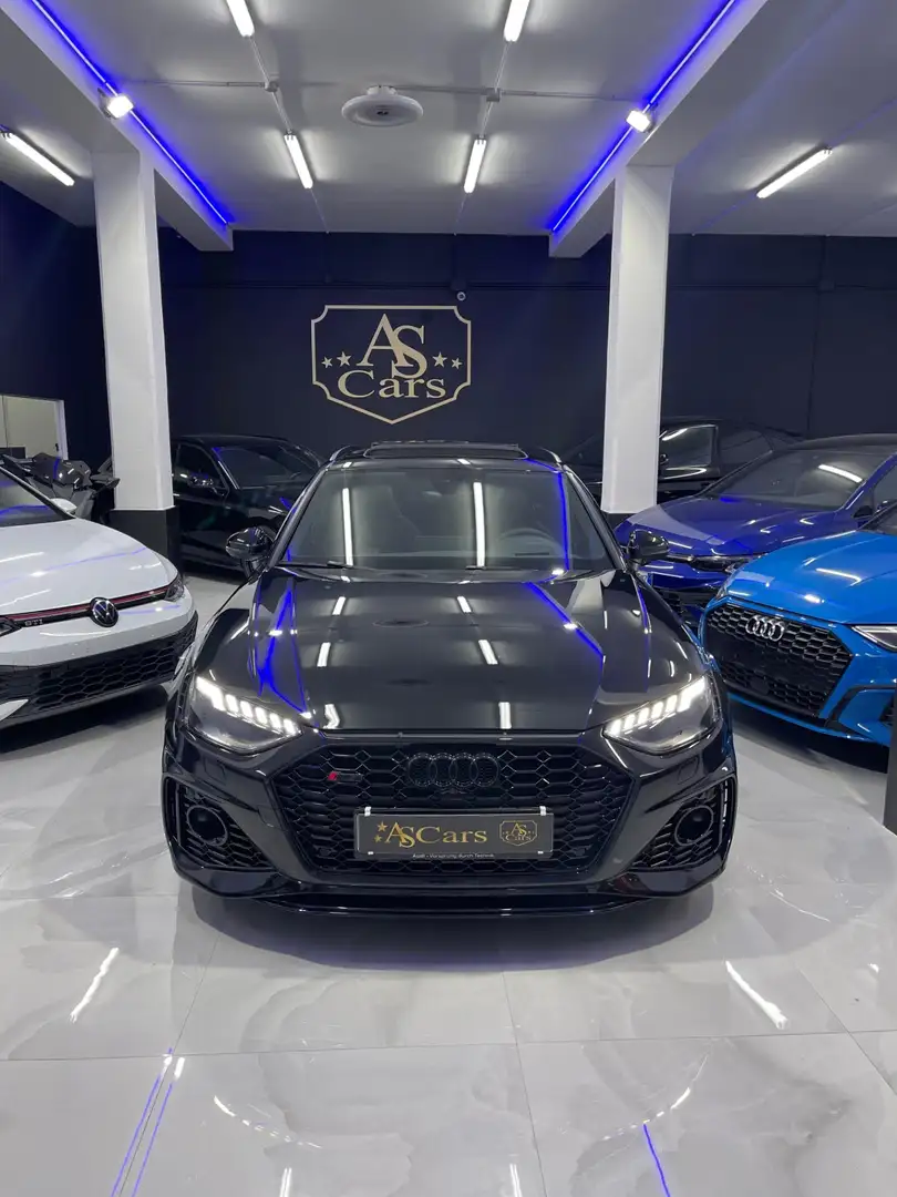 Audi A4 RS 4 Avant Noir - 1