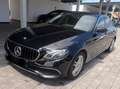 Mercedes-Benz E 220 Schwarz - thumbnail 1