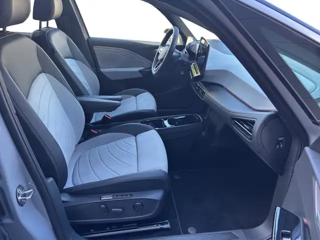 Volkswagen ID.3 view 12