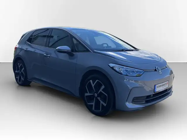 Volkswagen ID.3 view 3