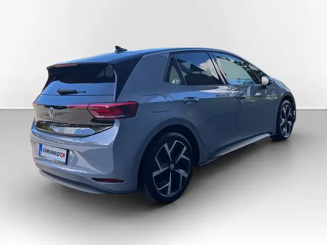 Volkswagen ID.3 view 6