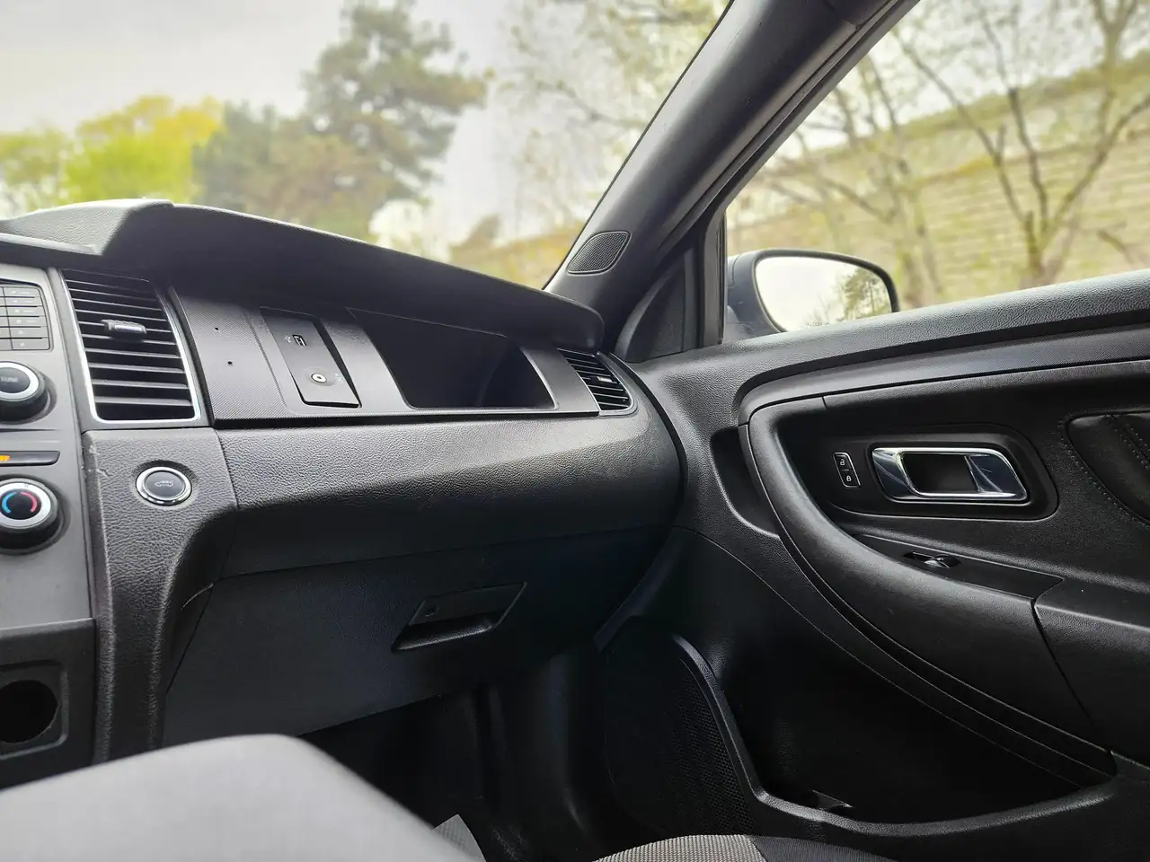 Ford Taurus снимка Ford Taurus