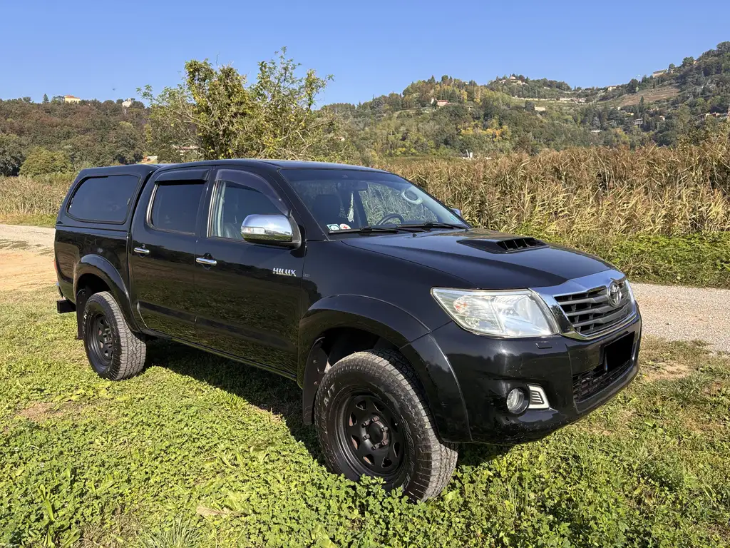 Toyota Hilux 2014 из Европы — купить под ключ