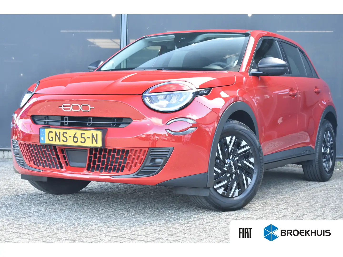 Fiat 600e 54kWh Urban | Navigatie By App | Parkeersensoren | Czerwony - 1