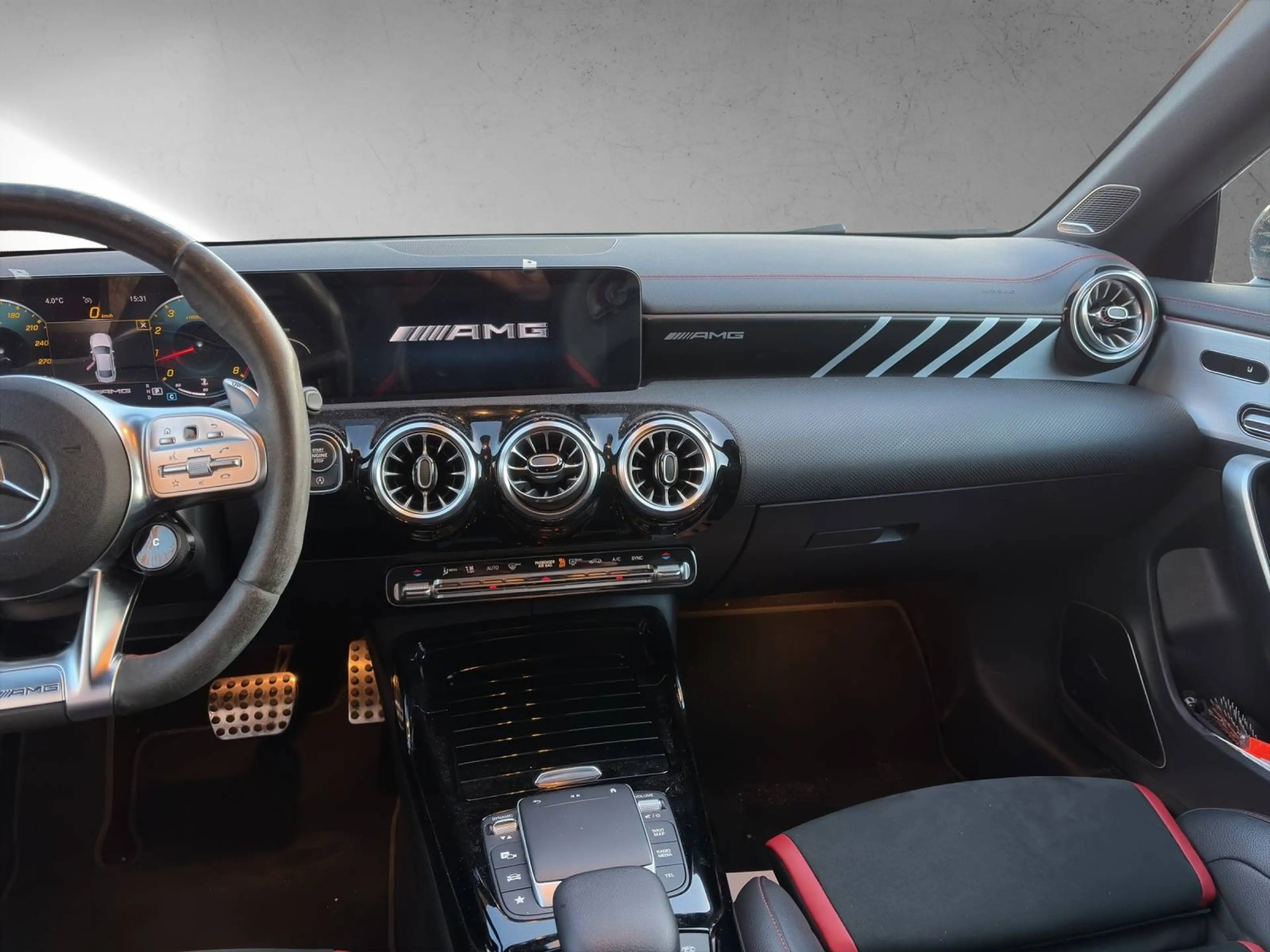 Mercedes-Benz CLA 45 AMG S 4Matic — photo 10
