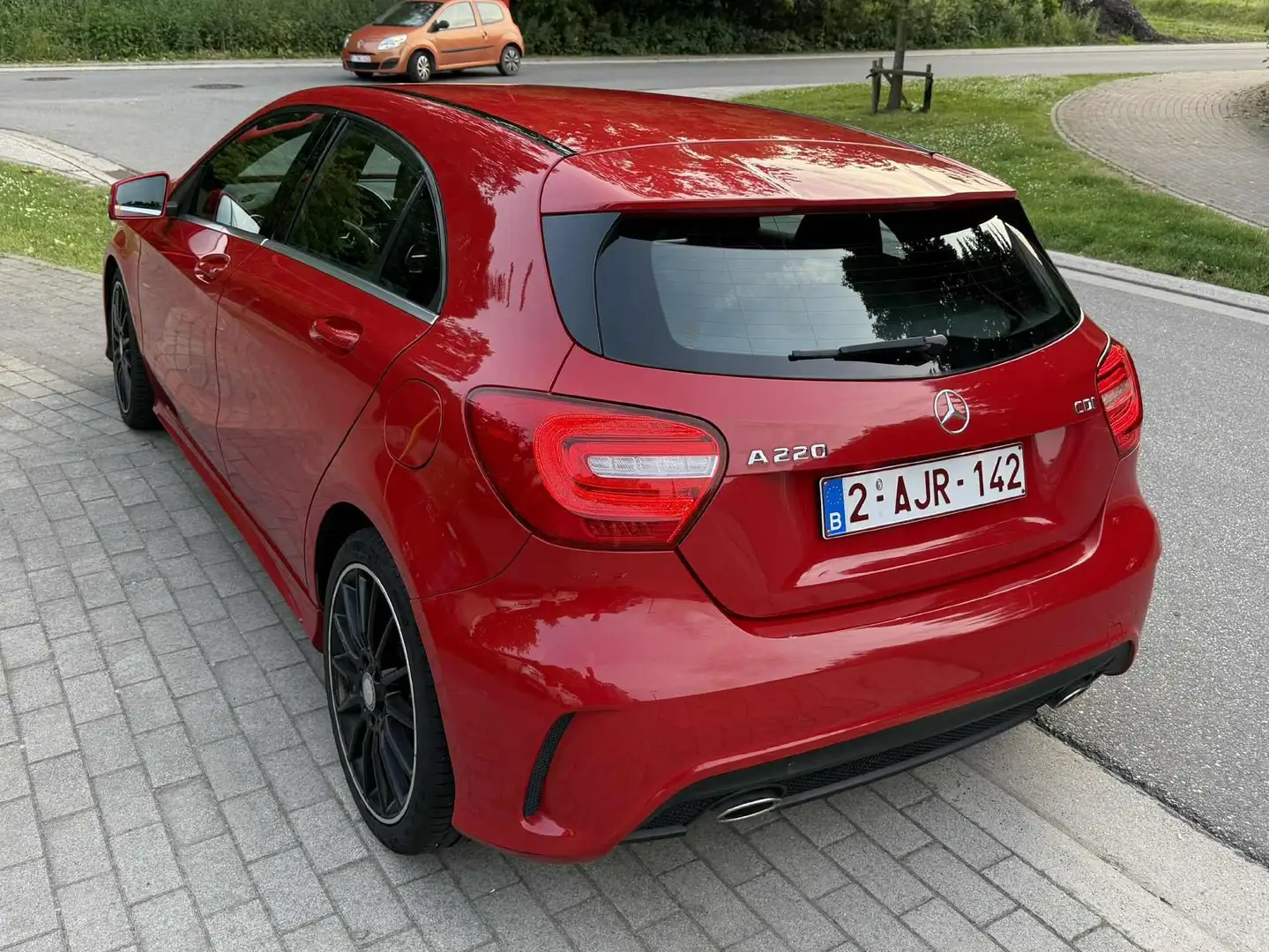 Mercedes-Benz A 220 Rouge - 2