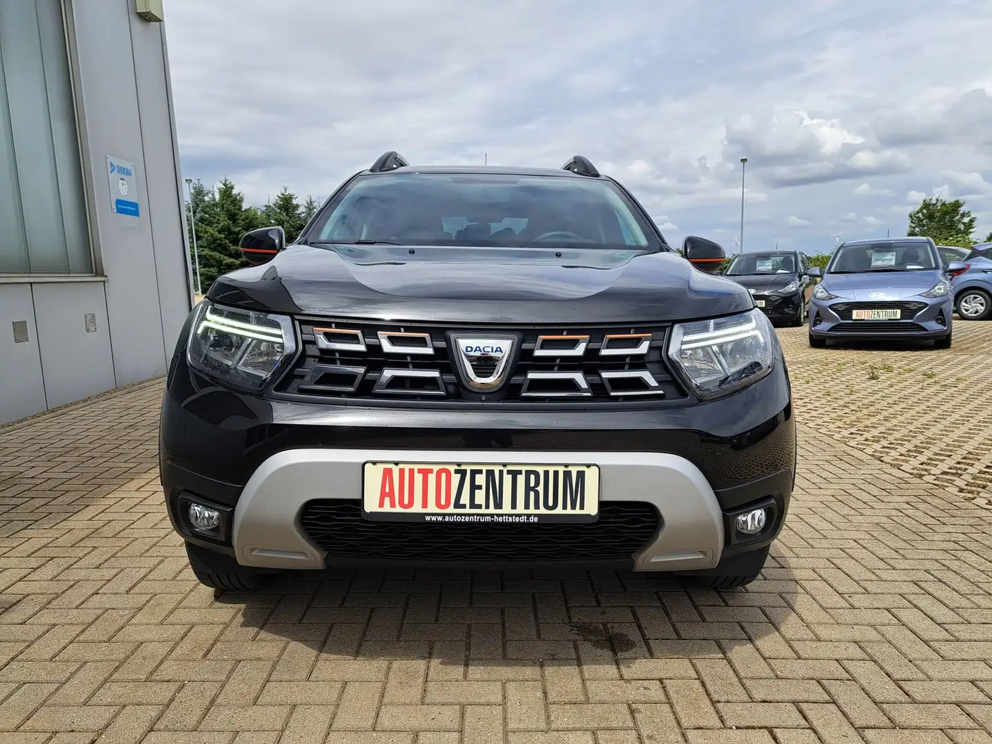 Dacia Duster Extreme Automatik LED NAVI KAMERA SHZ ALU Zwart - 2
