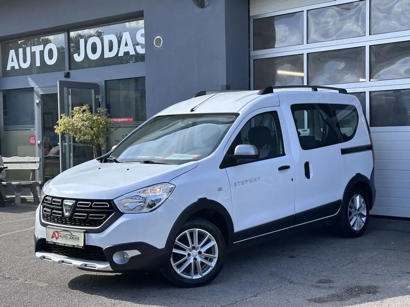 Dacia Dokker Stepway SCe 100 S&S **Anhängerk./Sitzheiz.* Weiß - 2