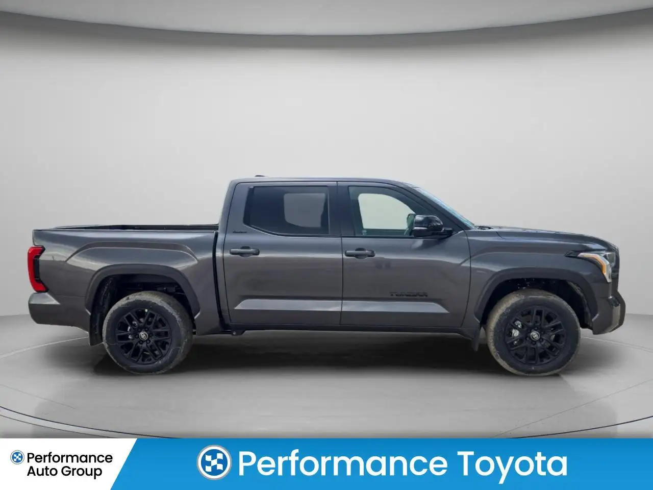 Toyota Tundra снимка Toyota Tundra