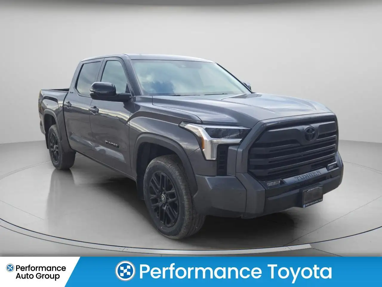 Toyota Tundra снимка Toyota Tundra